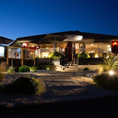 Logis Hotellerie Les Brisants , Restaurant J M Perochon Бретиньоль-сюр-Мер Экстерьер фото