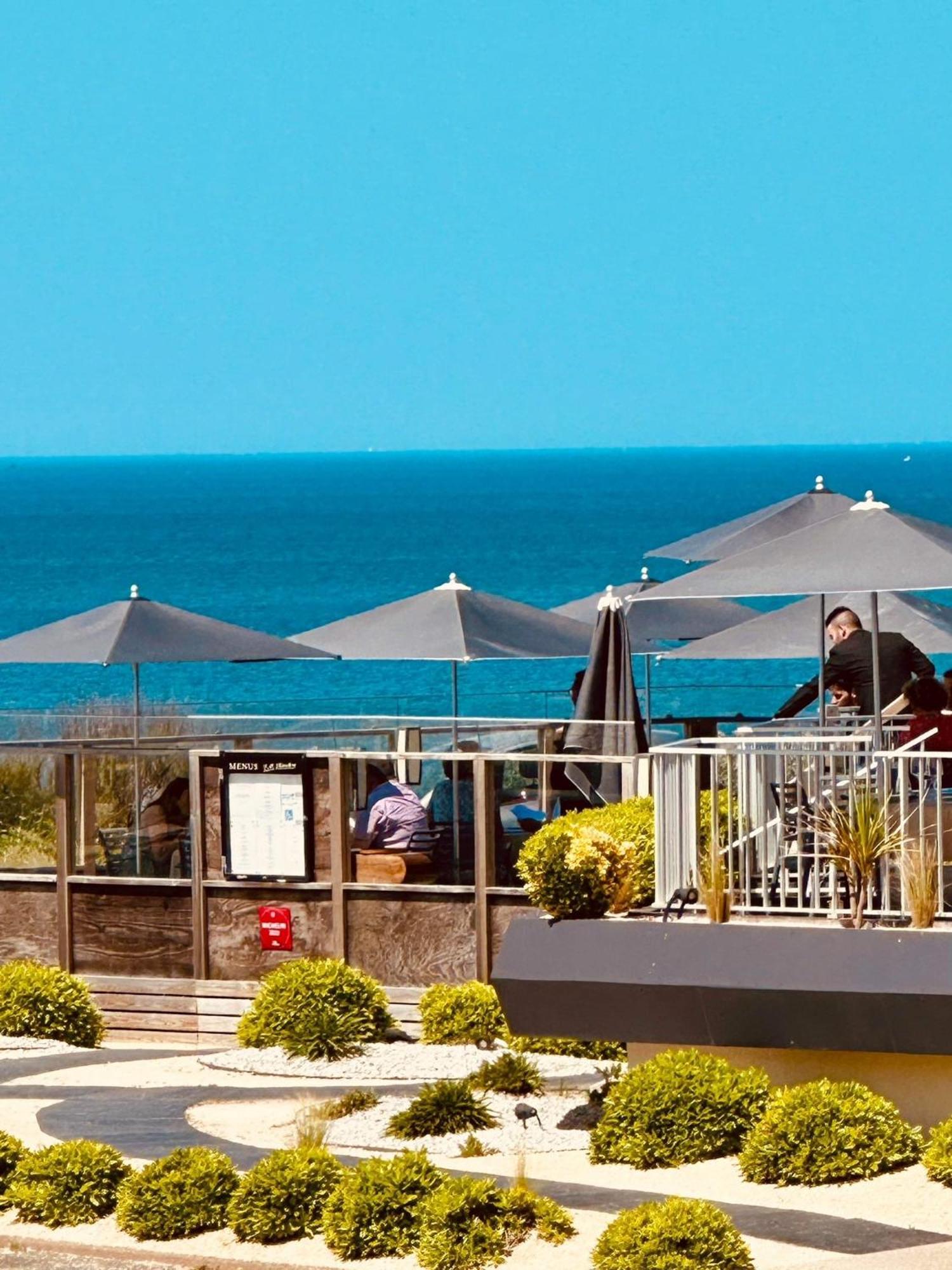Logis Hotellerie Les Brisants , Restaurant J M Perochon Бретиньоль-сюр-Мер Экстерьер фото