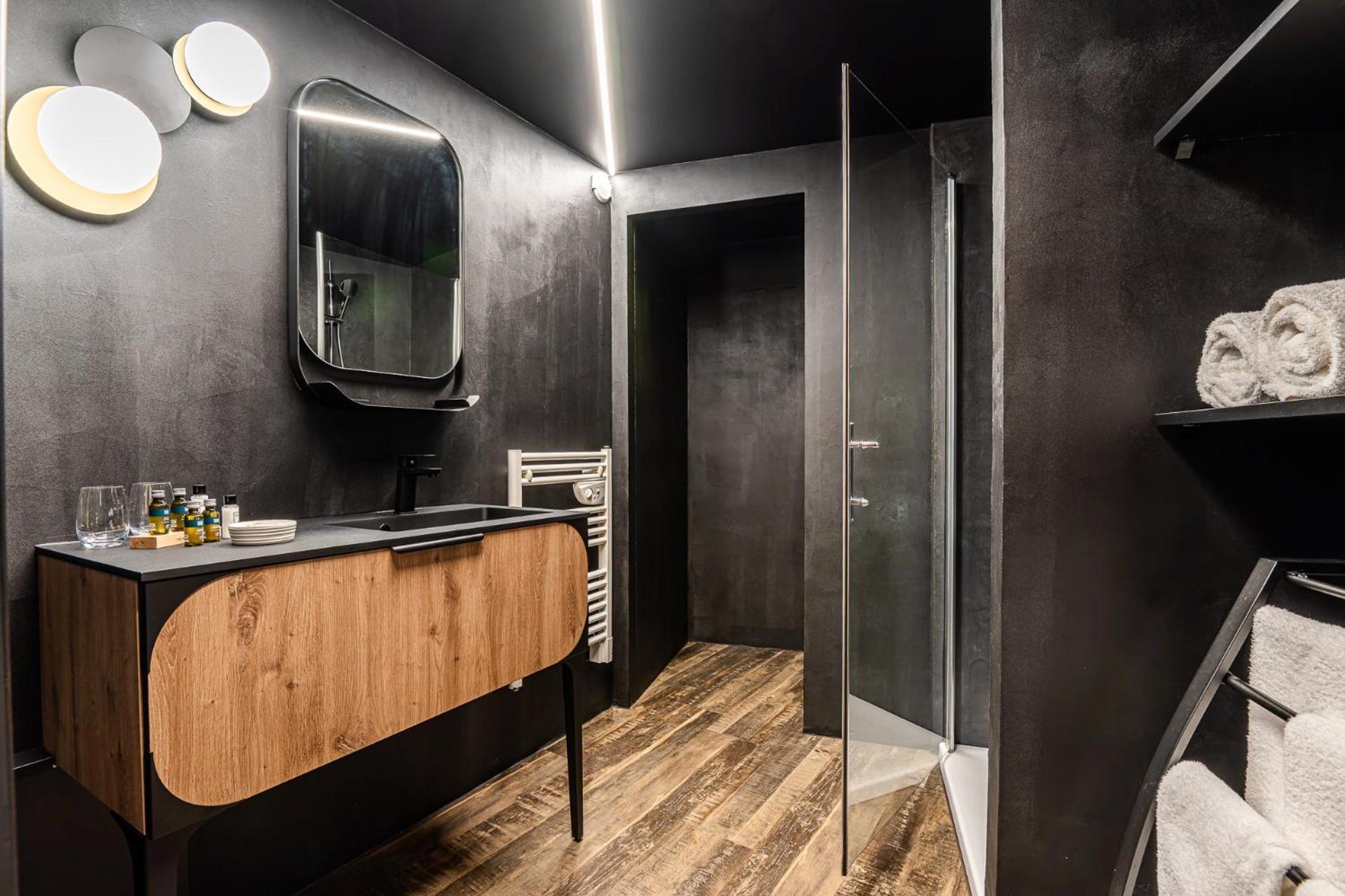 Logis Hotellerie Les Brisants , Restaurant J M Perochon Бретиньоль-сюр-Мер Экстерьер фото