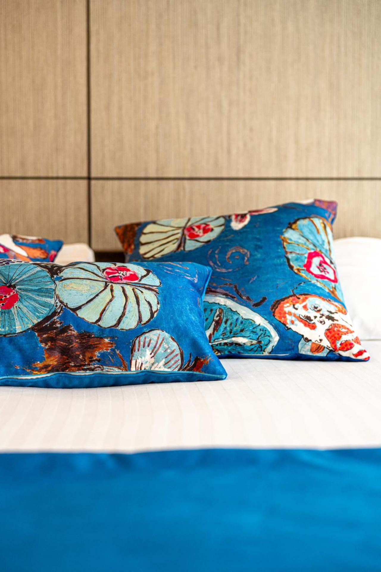 Logis Hotellerie Les Brisants , Restaurant J M Perochon Бретиньоль-сюр-Мер Экстерьер фото